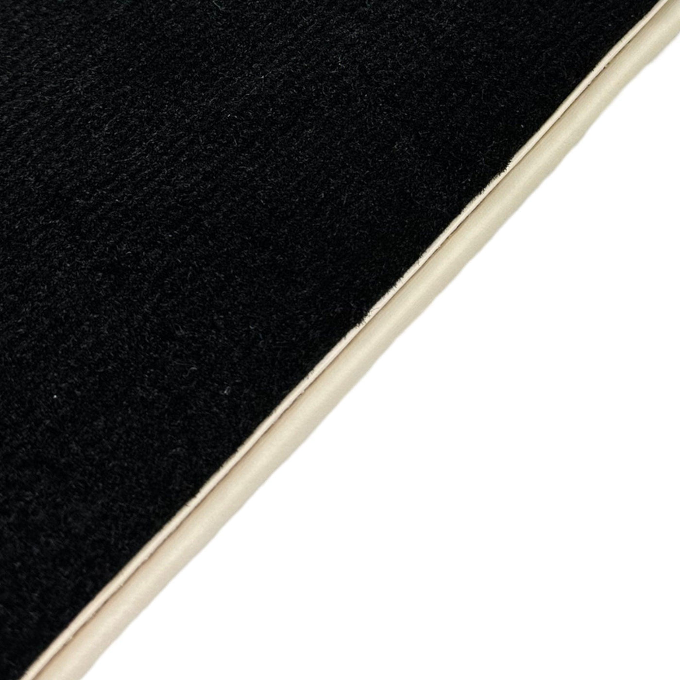 Black Floor Mats For Kia Sportage (2010-2016) - AutoWin