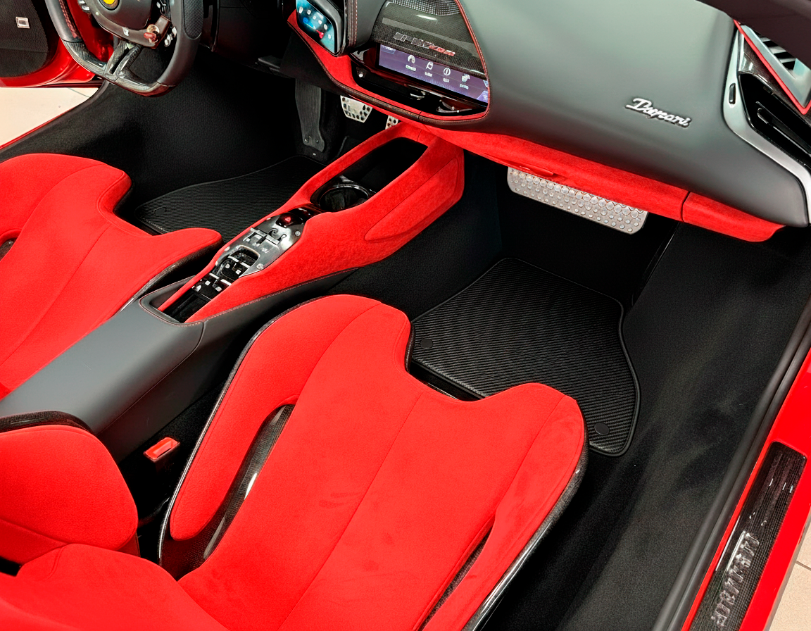 Tapis de voiture pour Ferrari SF90 Stradale (2019-2024) en cuir en fibre de carbone
