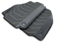 Tapis de sol en cuir pour Ferrari 458 Spider 2012-2015 noir avec couture jaune