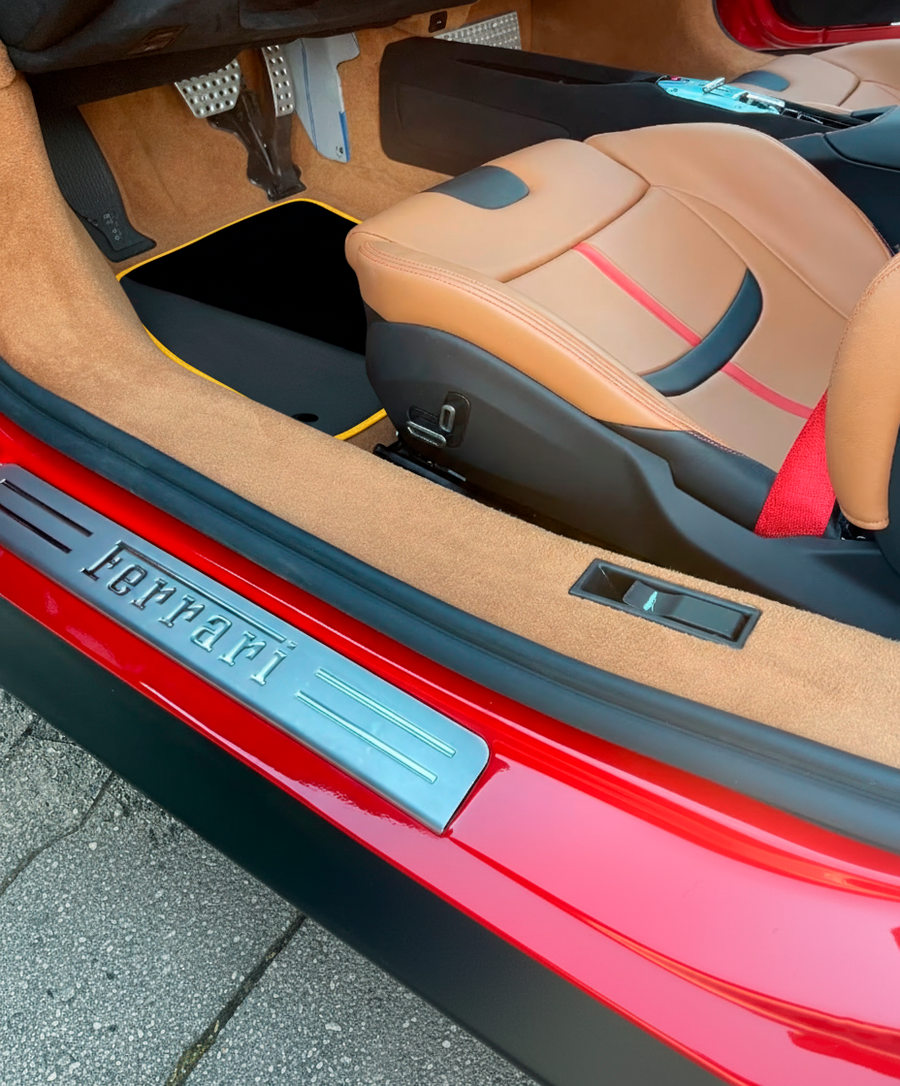 Tapis de voiture noirs pour Ferrari SF90 Stradale