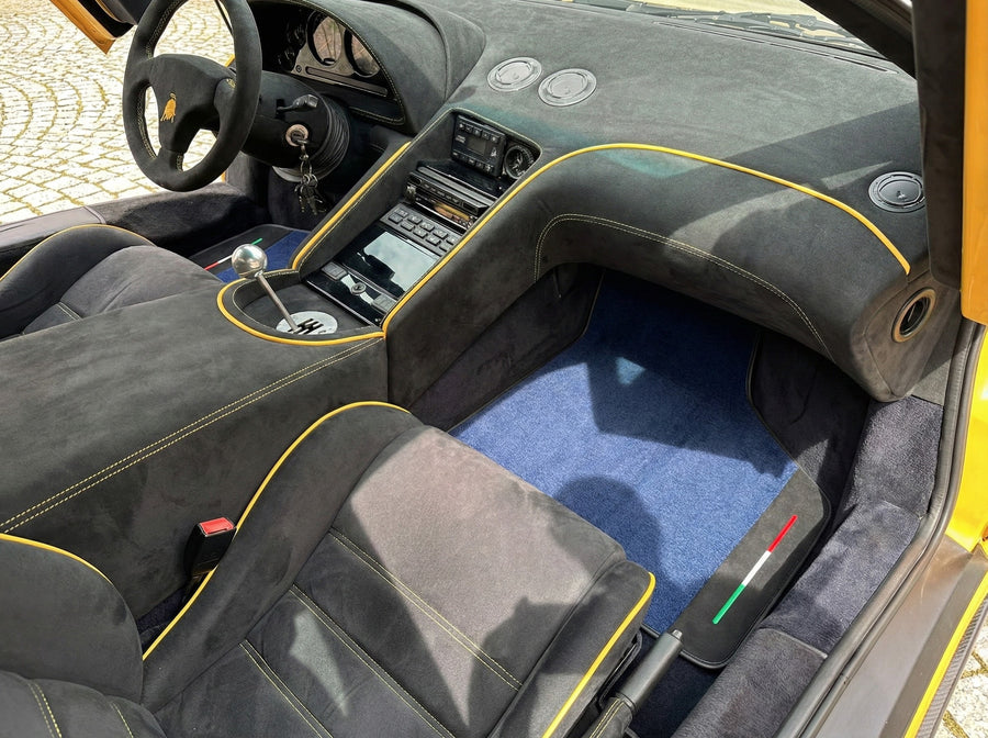 Anpassbare dunkelblaue Fußmatten für Lamborghini Diablo 1990-2001 mit Alcantara-Leder