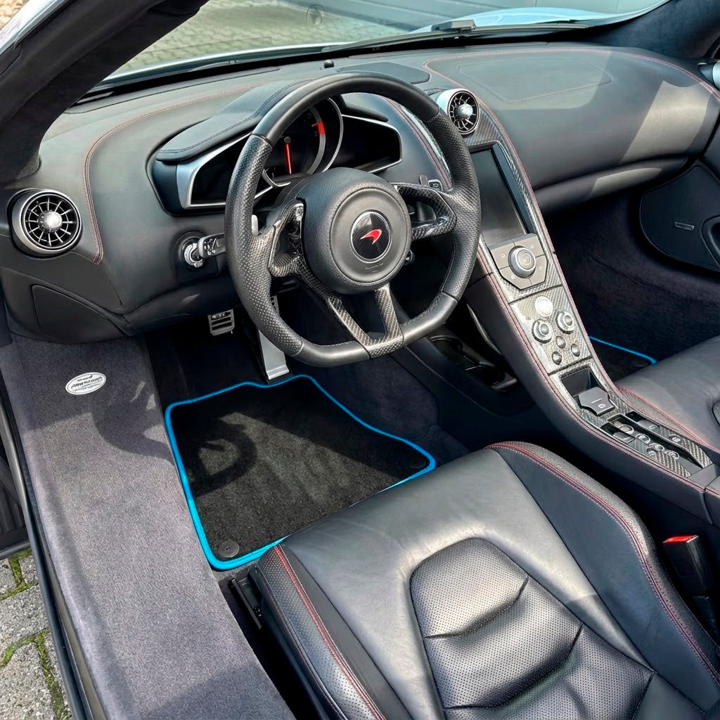 Black Floor Mats for McLaren MP4-12C (2011–2014) with Blue Trim
