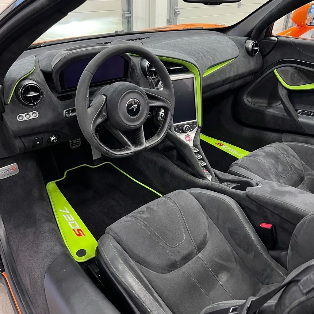 Schwarze Fußmatten für McLaren 720S (2017–2021) mit Carbon-Leder - AutoWin