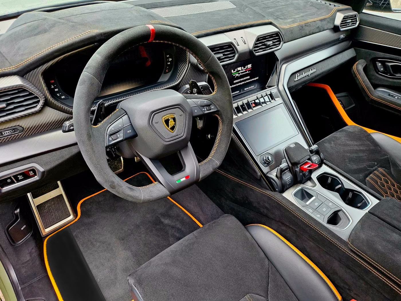 Schwarze Fußmatten für Lamborghini Urus mit Alcantara-Leder