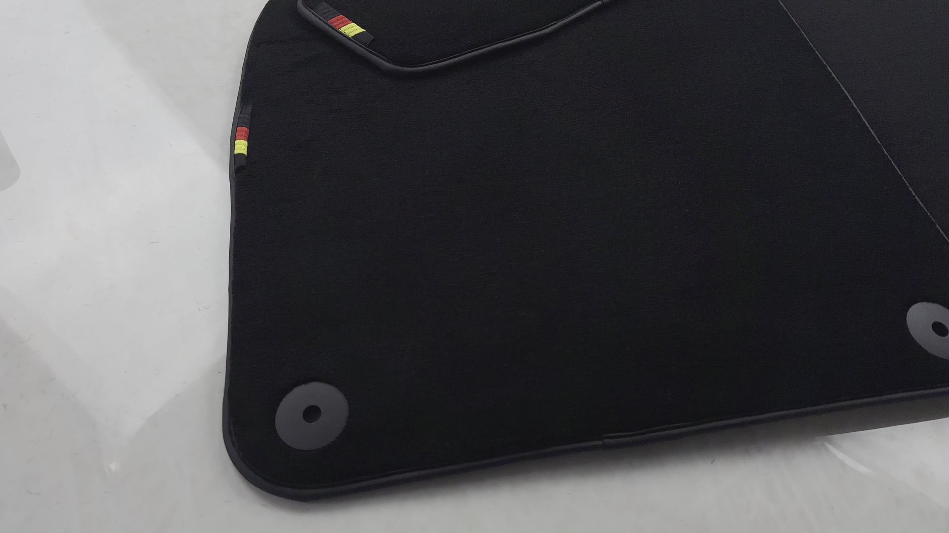 Tapis de voiture noirs pour Porsche 911 - 992 (2019-2024) avec drapeau allemand - AutoWin