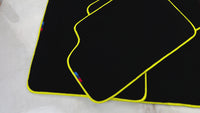 Tapis de voiture noirs pour BMW G30 Sedan (2016-2023) | Bord jaune