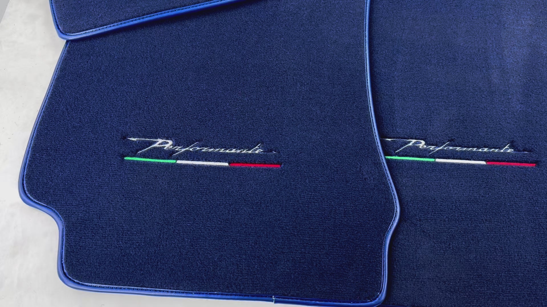 Tapis de voiture bleu foncé pour Alfa Romeo Tonale 965 (2022-2024) - AutoWin.EU