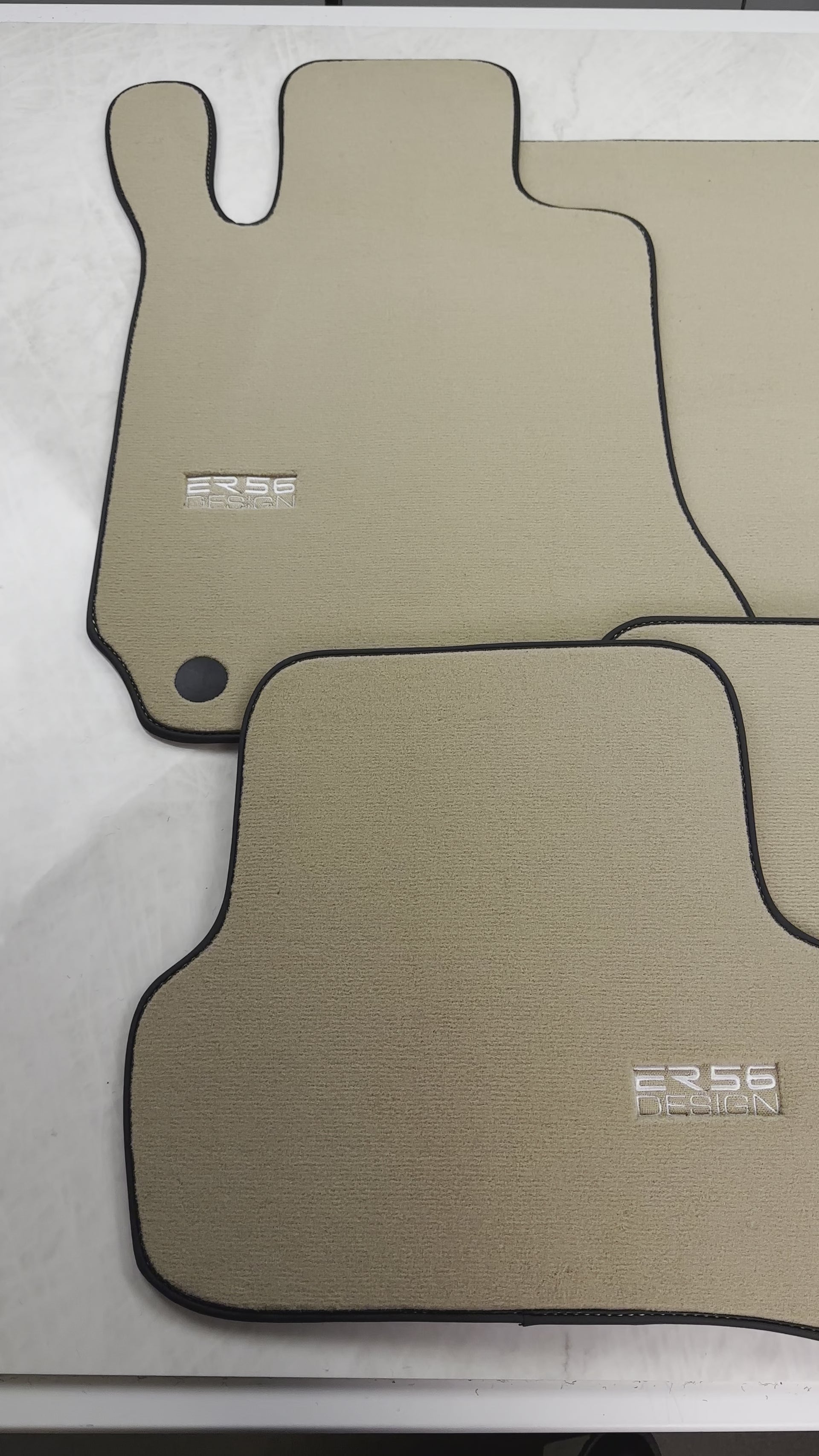 Tapis de voiture beige pour Mercedes-Benz C-Class W204 (2007-2014) - AutoWin