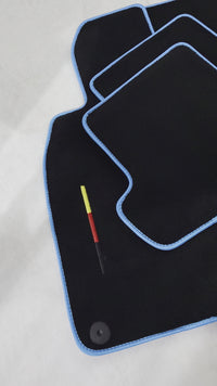 Tapis de voiture noir pour Porsche 911 - 992 (2019-2024) avec garniture bleue