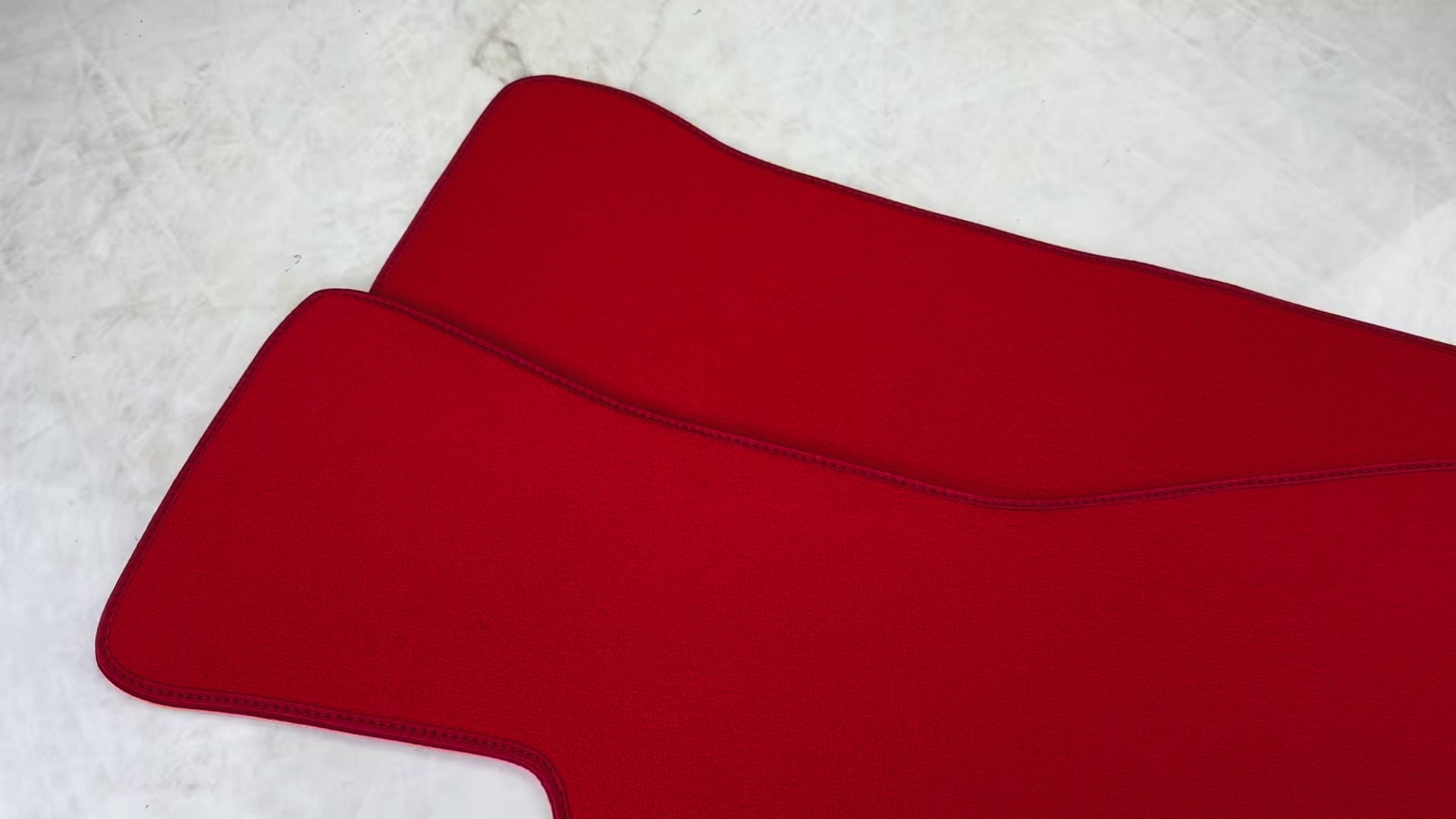 Rote Fußmatten für Chevrolet Corvette C4 (1984-1996) - AutoWin