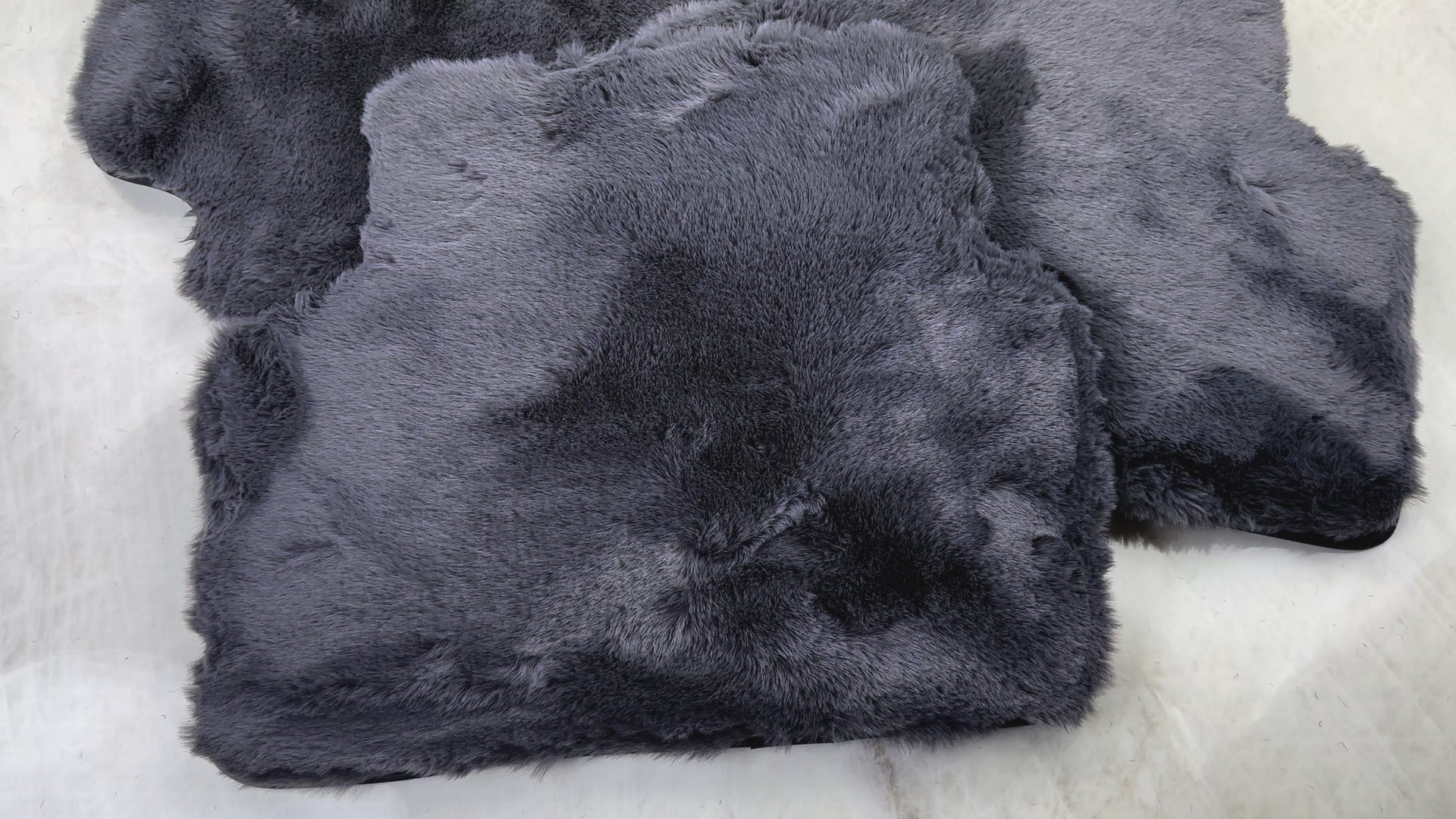 Tapis de voiture en peau de mouton gris pour Mercedes Benz GLC-Class X254 SUV 300e 4Matic (2023-2024) | Design ER56 - ER56 Design