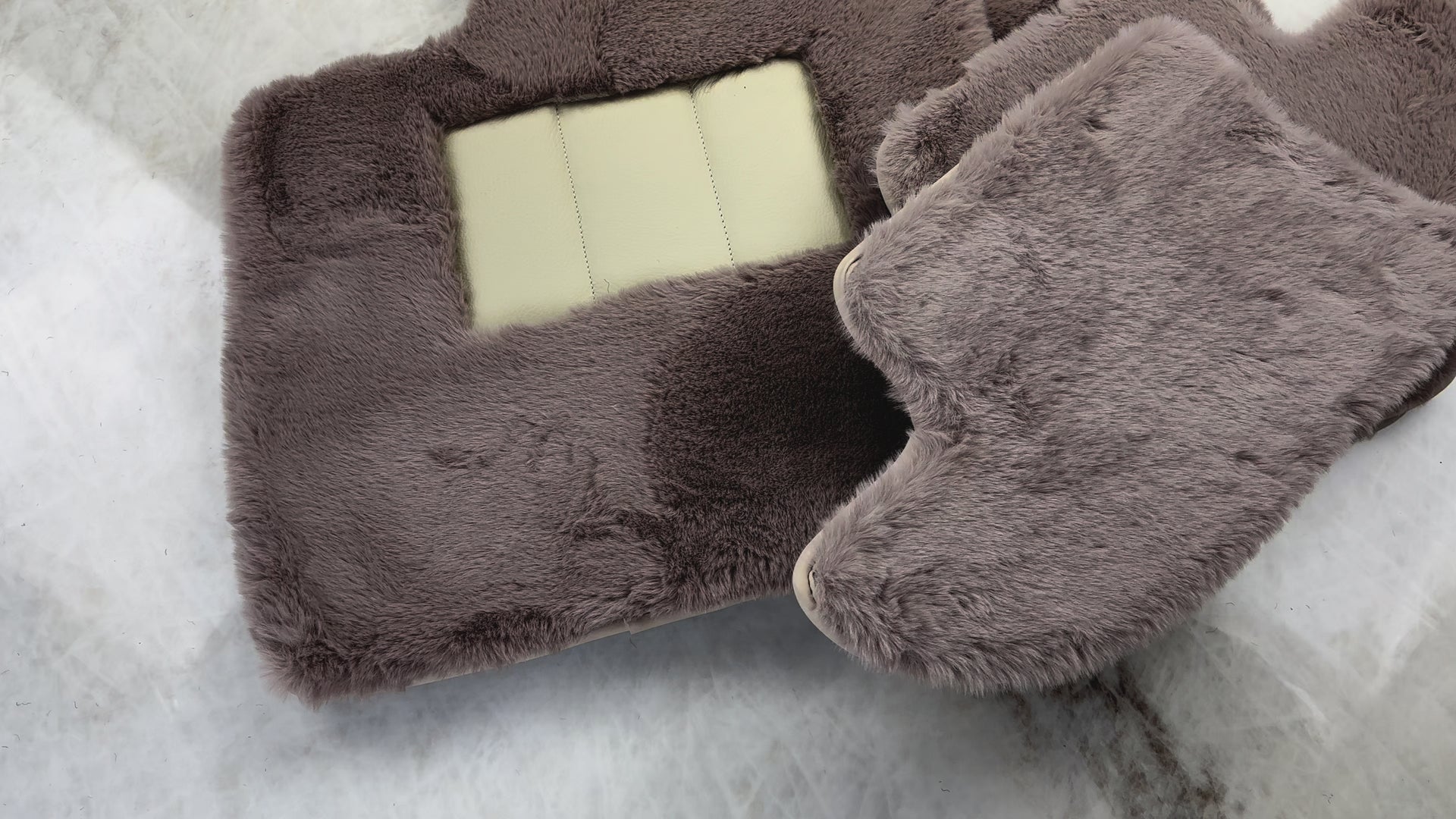 Tapis de voiture en peau de mouton pour Bentley Continental GTC (2011-2018) Design Er56 - ER56 Design