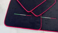 Tapis de voiture noirs pour Ferrari Purosangue Long avec bord rouge | Édition italienne