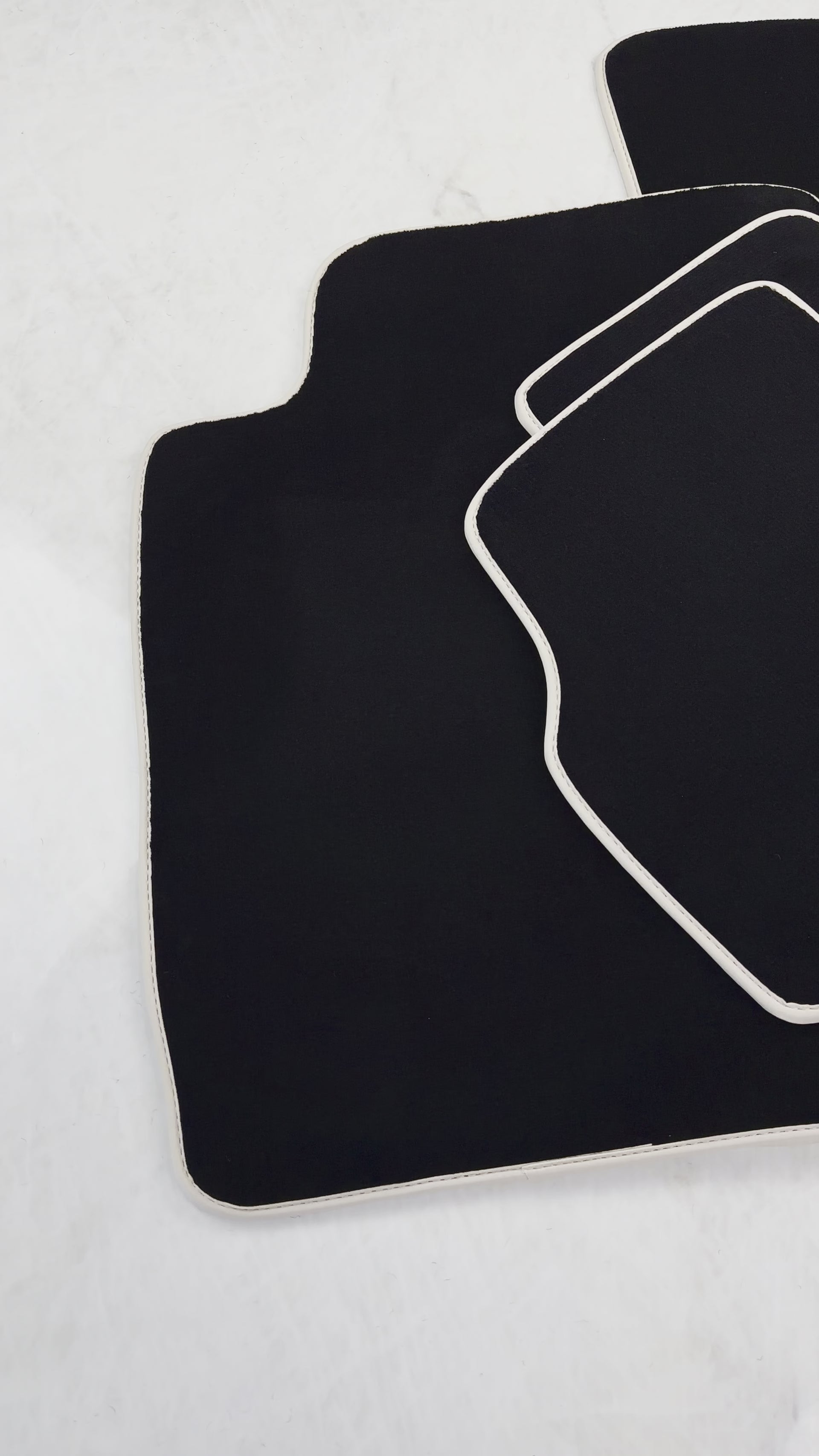 Tapis de voiture noirs pour Alfa Romeo 159 (2005-2011) - AutoWin