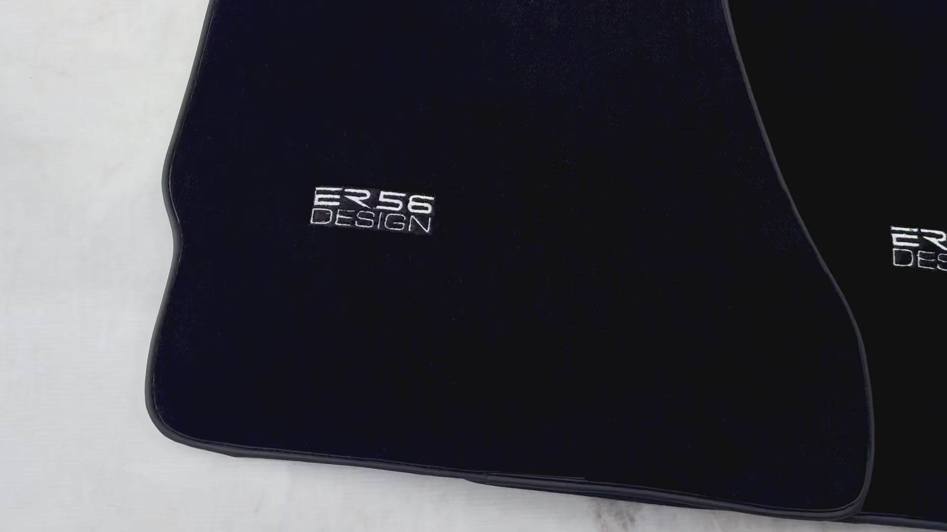 Tapis de sol noirs pour Aston Martin V12 Vanquish (2001–2007) Coupé 2 portes | Conception ER56 - ER56 Design