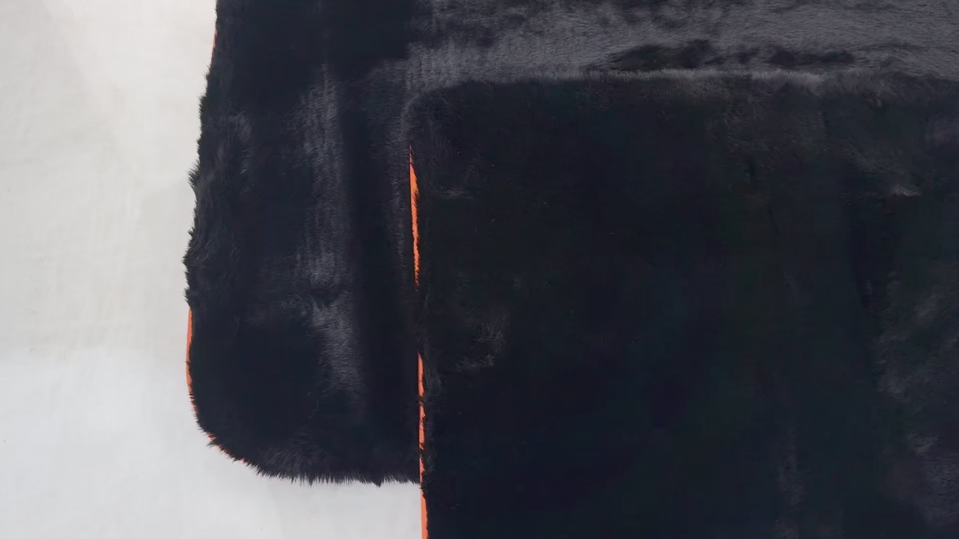 Schwarze Schaffell-Fußmatten für Rolls-Royce Cullinan, orangefarbener Lederbesatz - AutoWin