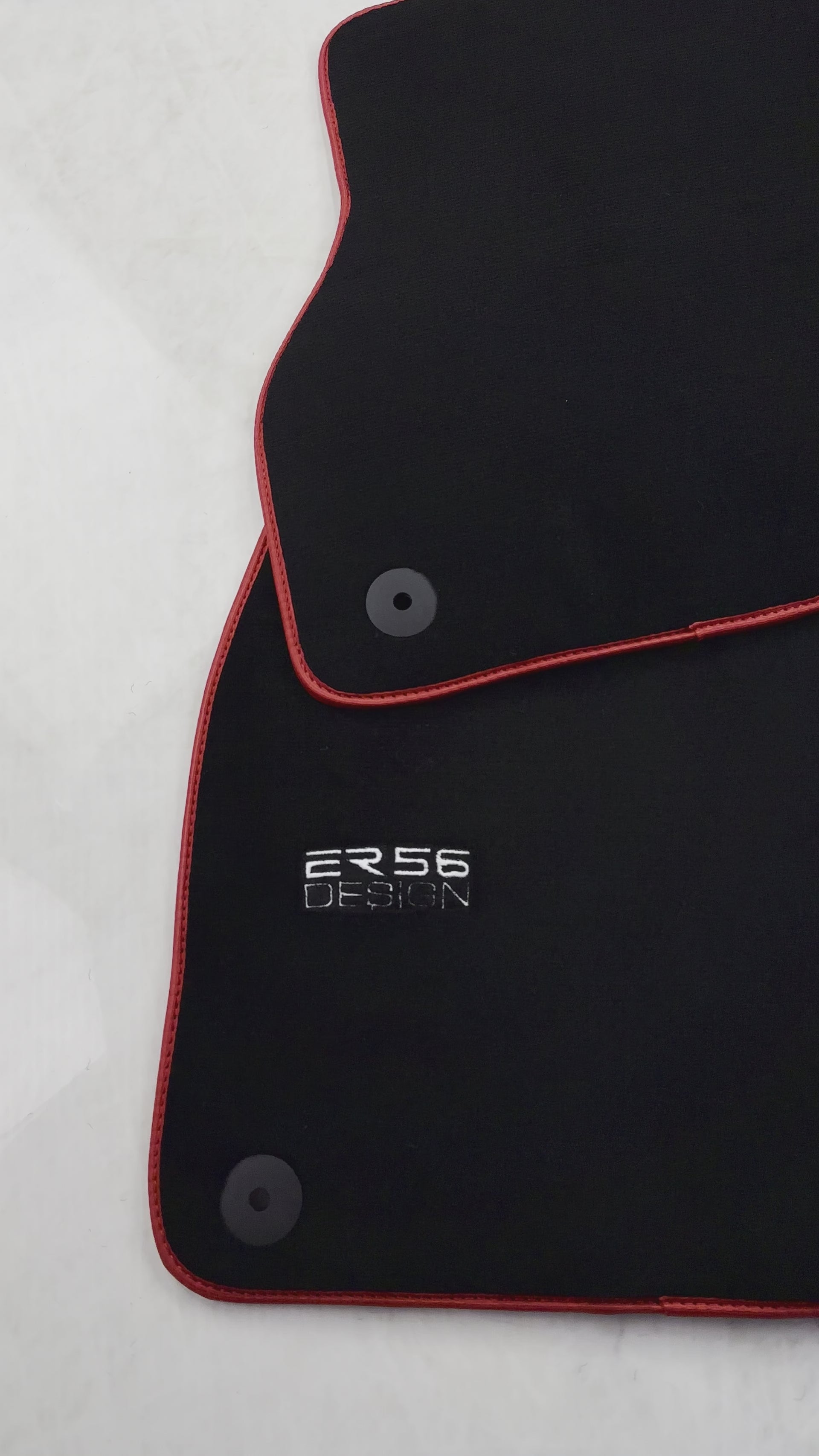 Tapis de voiture noirs pour Audi A6 - C8 Berline (2018-2023) Design ER56 avec bord rouge - ER56 Design