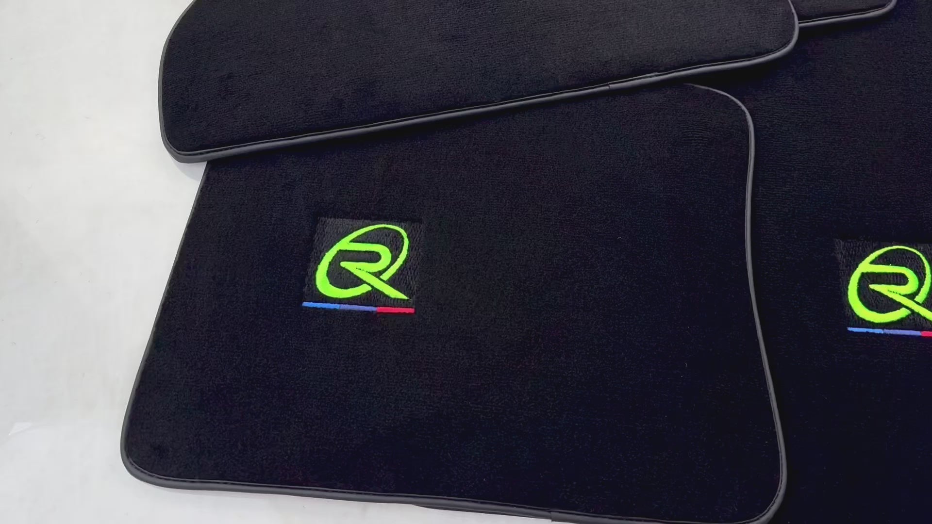 Schwarze Fußmatten für BMW M6 E24 (1983-1989) mit schwarzem Rand - AutoWin.EU