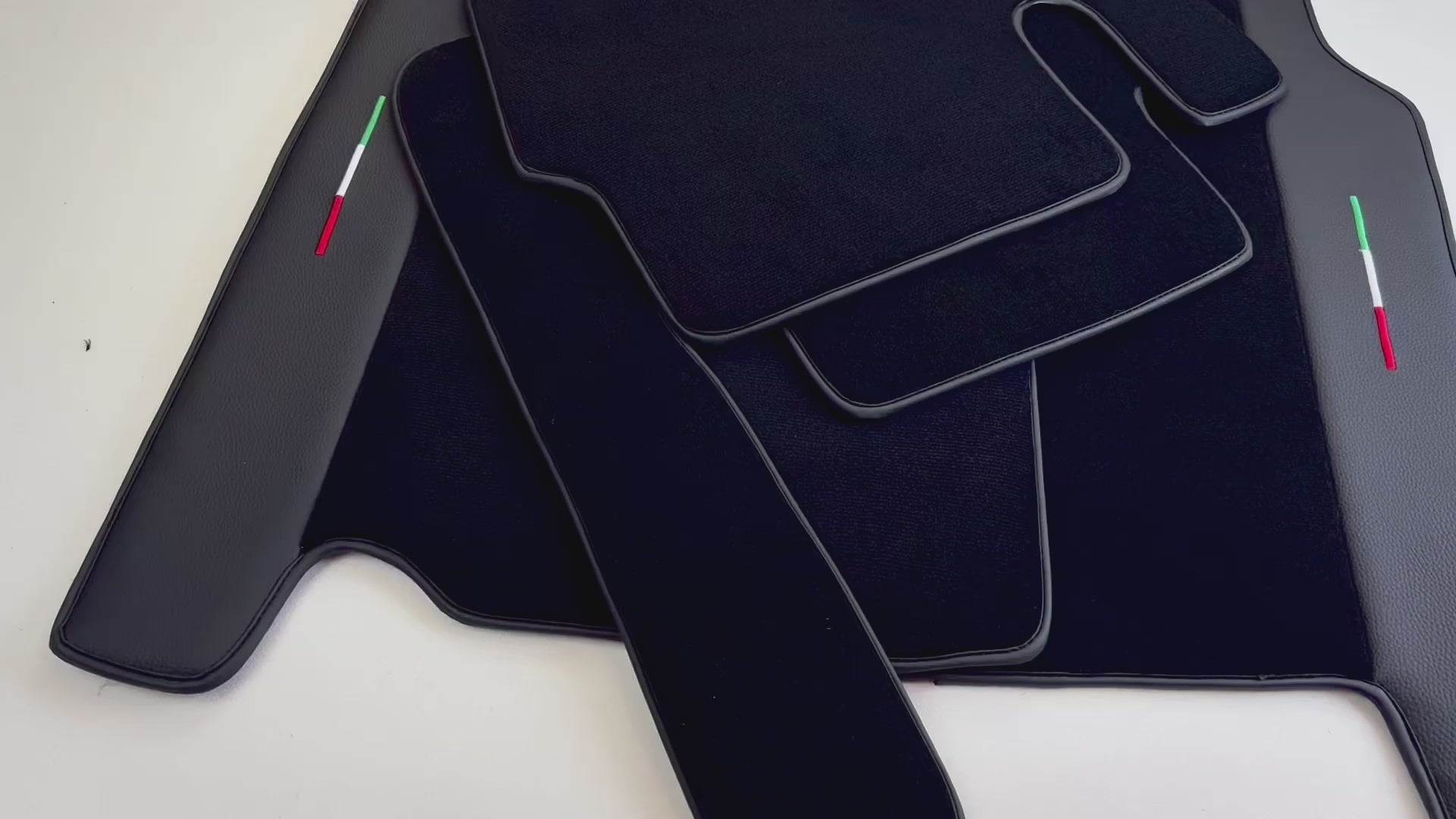 Tapis de voiture noirs pour Ferrari 456 (1992-2003) Édition italienne avec cuir - AutoWin