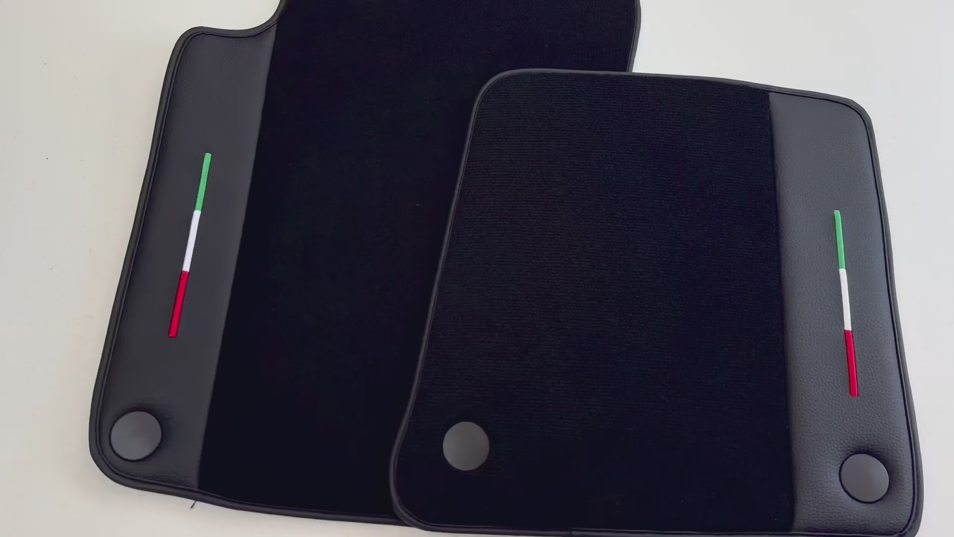 Tapis de voiture noirs pour Ferrari 612 Scaglietti 2005-2011 Édition italienne avec cuir - AutoWin