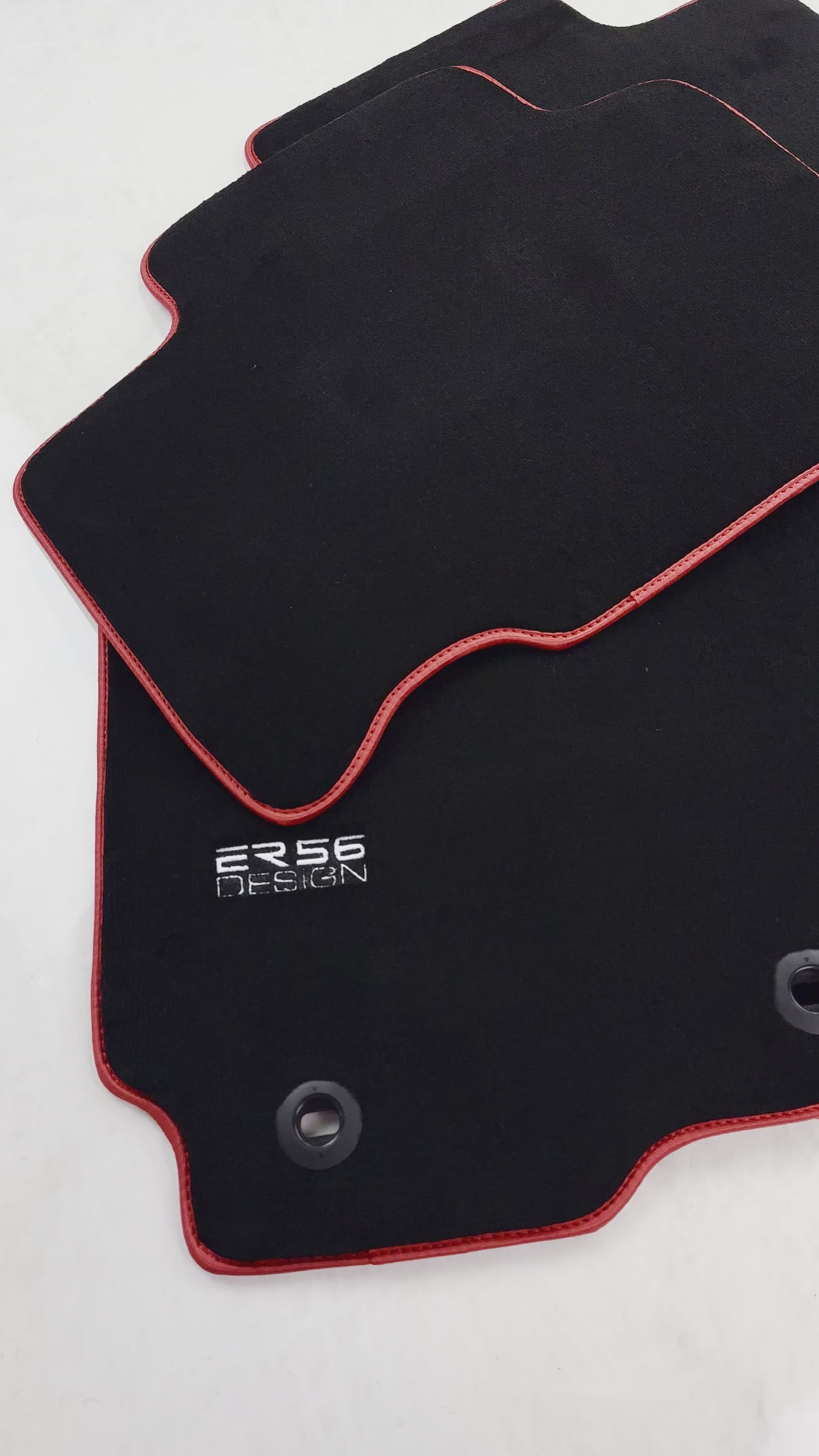 Tapis de voiture noirs pour Toyota RAV4 (2013-2018) Design ER56 - ER56 Design