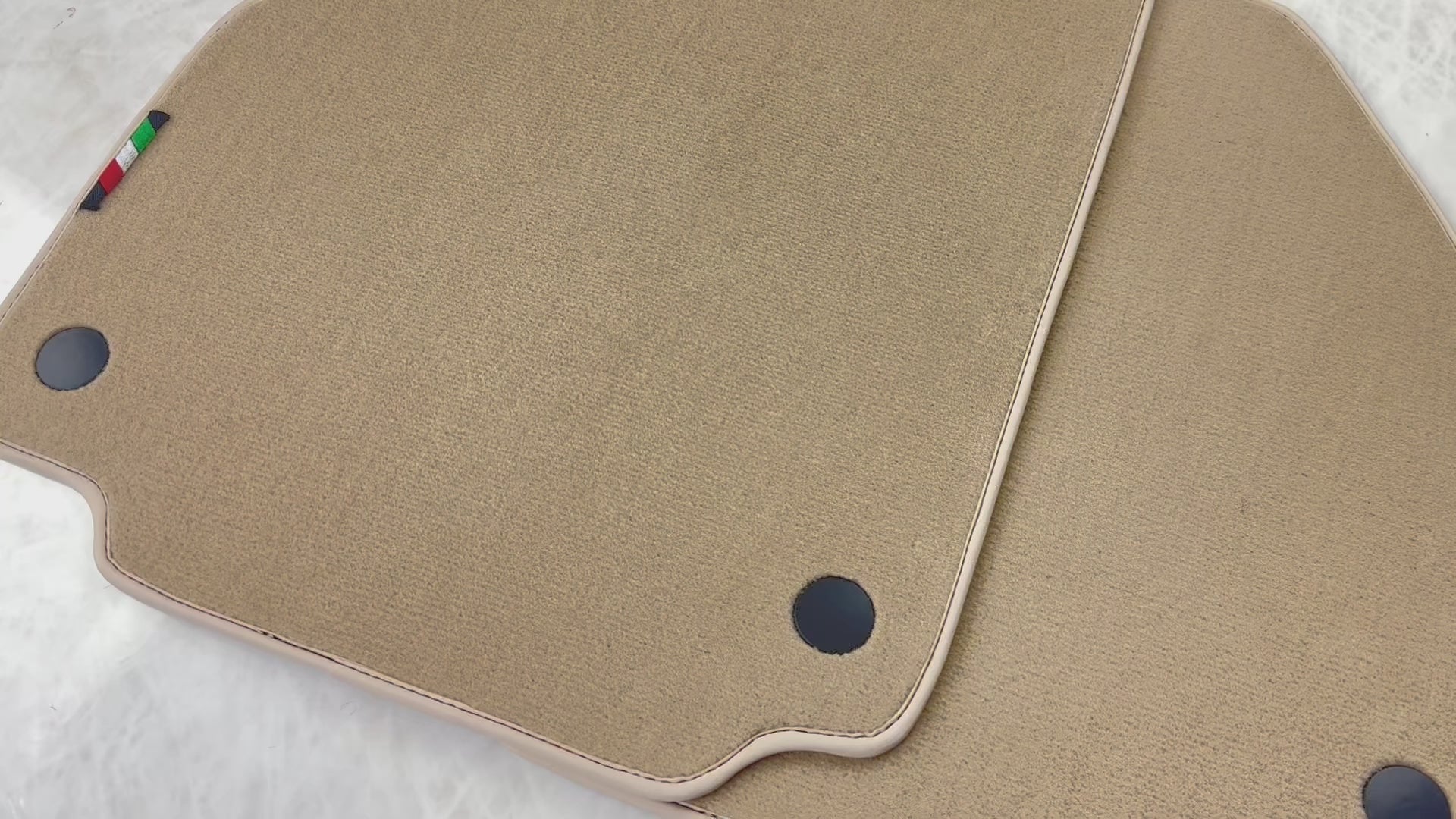 Tapis de voiture beige pour Ferrari 458 Spider (2012-2015) | Édition italienne - AutoWin