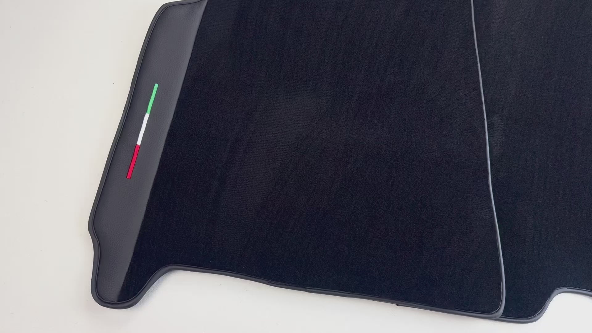 Fußmatten für Ferrari 550 Maranello 1996-2002 AutoWin Marke italienische Ausgabe - AutoWin.EU