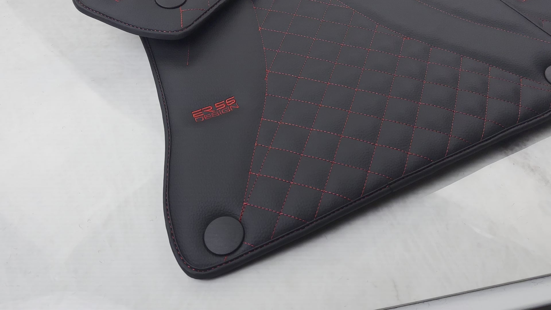 Tapis de voiture en cuir pour Mercedes Benz E-Class W213 Sedan (2016-2020) Design ER56 - AutoWin