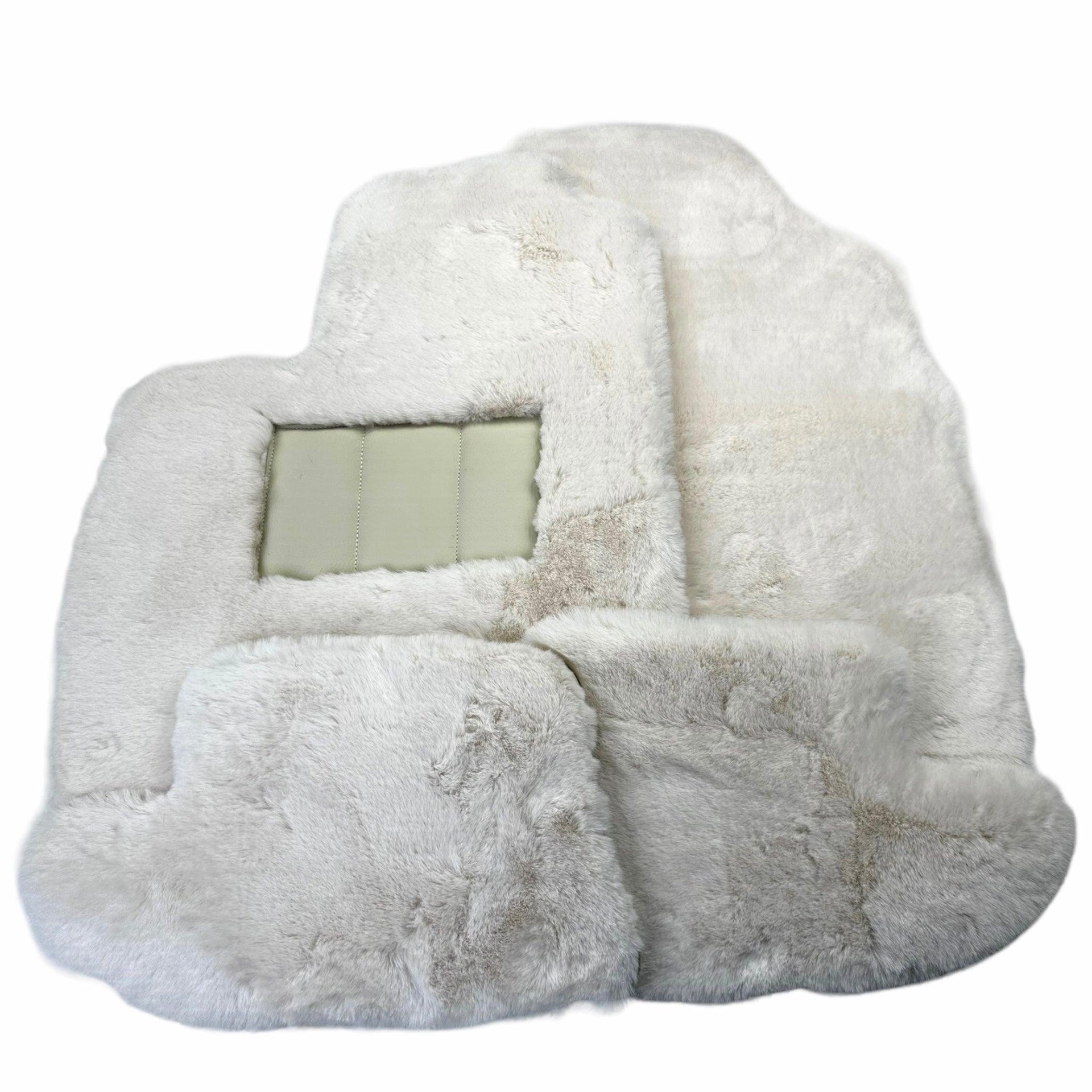 White Sheepskin Floor Mats for Bentley Continental GTC (2018-2023) ER56 Design - AutoWin