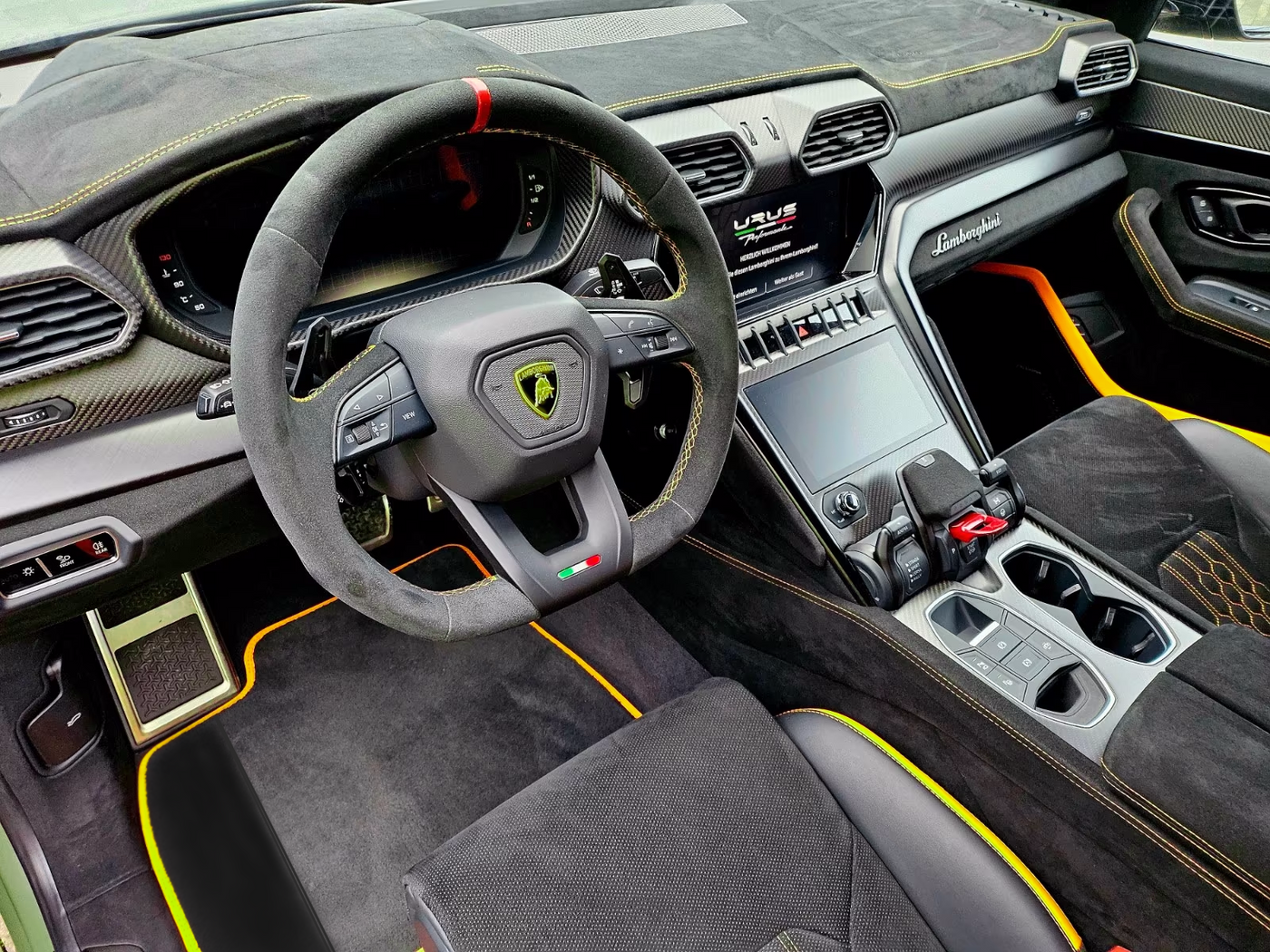 Tapis de voiture personnalisables en cuir Alcantara pour Lamborghini Urus