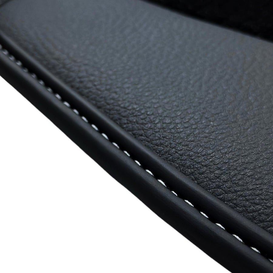 Black Floor Mats for Audi Q7 4L (2006-2015) | No Steps - AutoWin