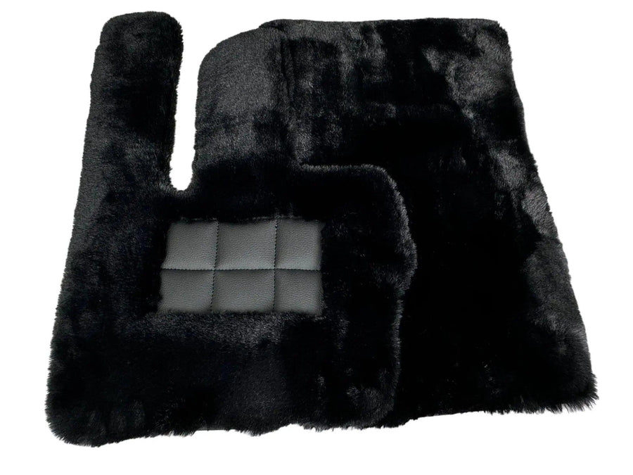 Black Sheepskin Floor Mats For Mercedes Benz S-Class W126 (1979-1991) | ER56 Design - AutoWin