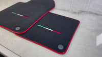 Tapis de voiture noirs pour Ferrari 599 Coupe 2006-2012 avec contour rouge